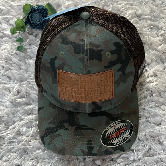 Columbia Other - New with tags COLUMBIA OUTDOOR RUGGED MESHED HAT MED GREEN camo with Brown mesh